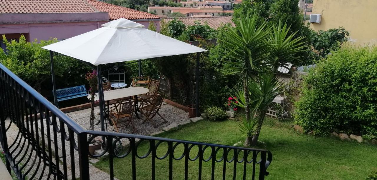 La Porta Sulla Costa Bed & Breakfast San Pantaleo Exterior photo