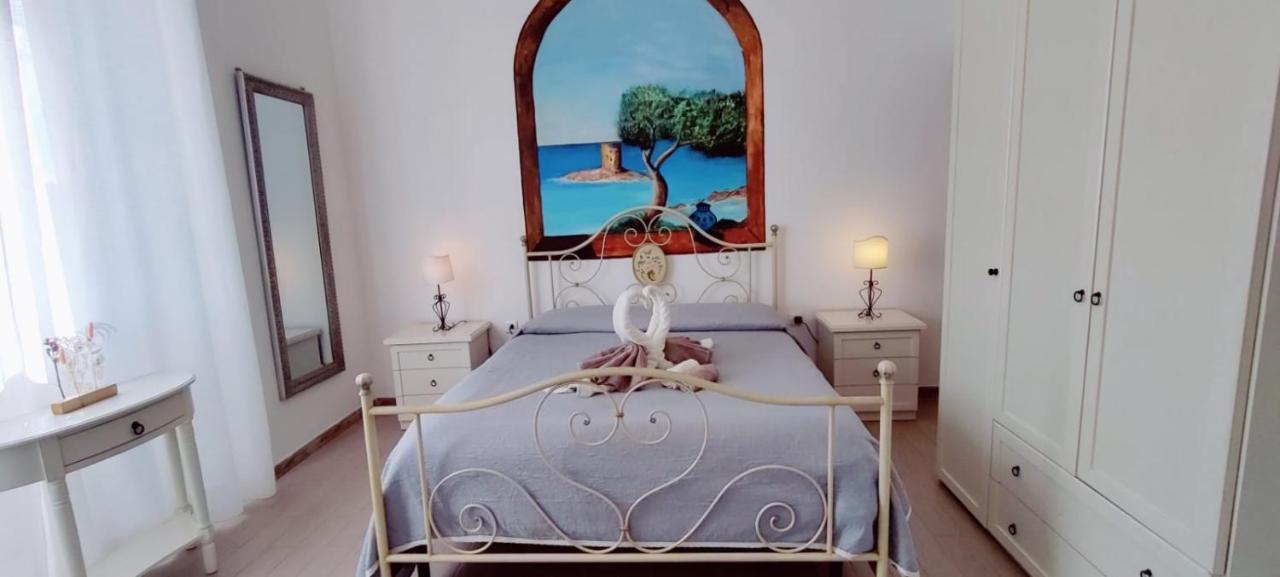 La Porta Sulla Costa Bed & Breakfast San Pantaleo Exterior photo