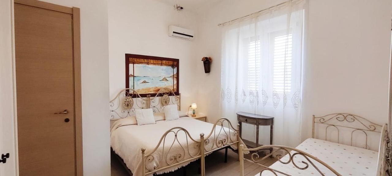 La Porta Sulla Costa Bed & Breakfast San Pantaleo Exterior photo