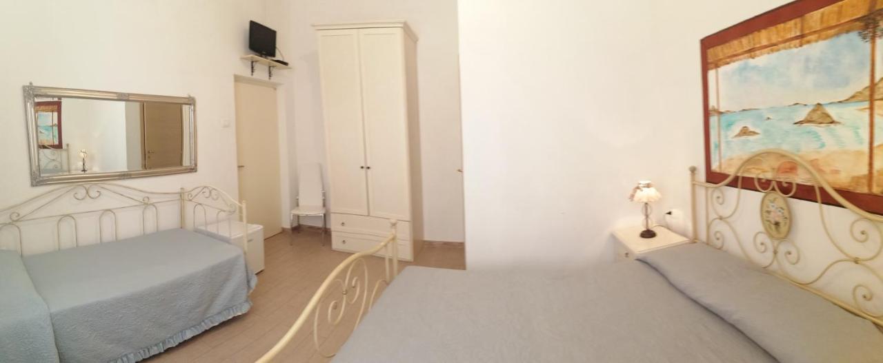 La Porta Sulla Costa Bed & Breakfast San Pantaleo Exterior photo