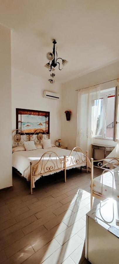 La Porta Sulla Costa Bed & Breakfast San Pantaleo Exterior photo