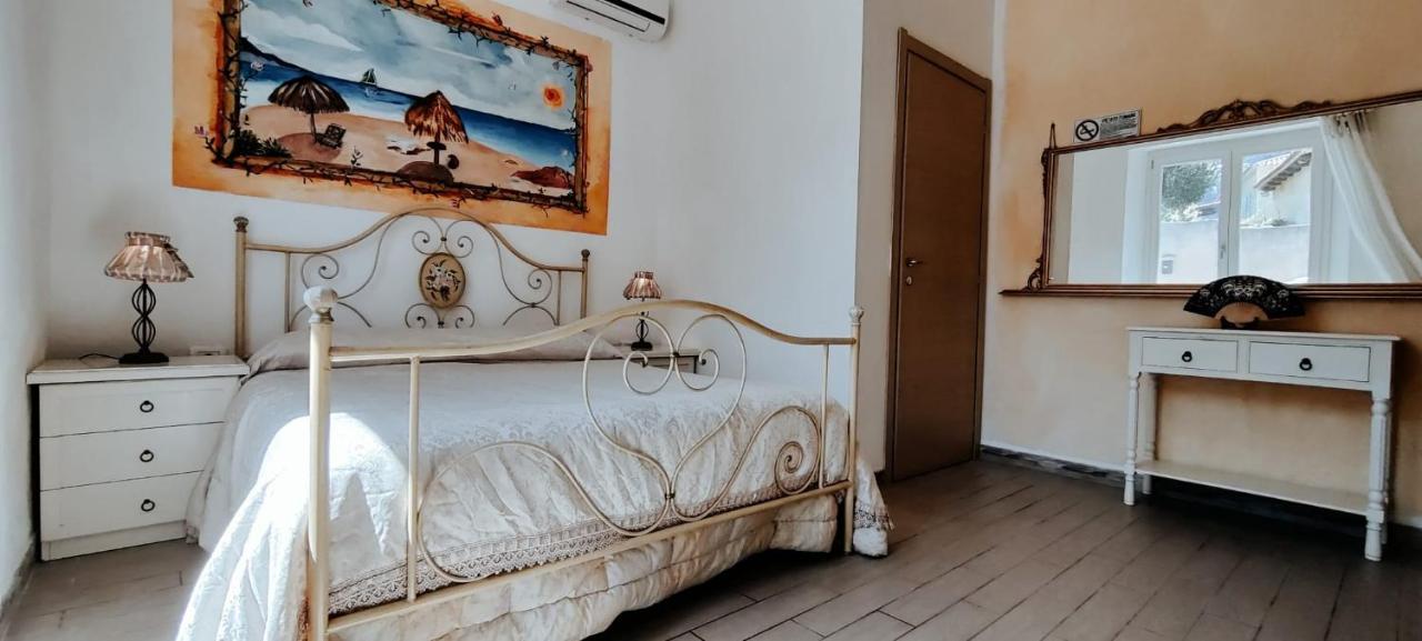 La Porta Sulla Costa Bed & Breakfast San Pantaleo Exterior photo
