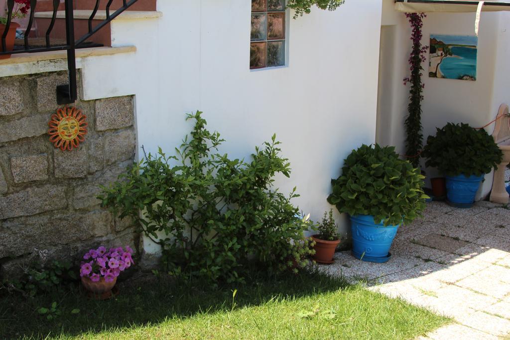 La Porta Sulla Costa Bed & Breakfast San Pantaleo Exterior photo