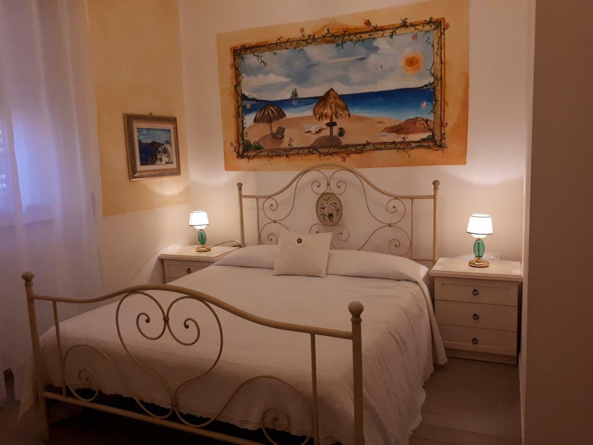 La Porta Sulla Costa Bed & Breakfast San Pantaleo Exterior photo
