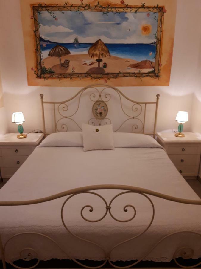 La Porta Sulla Costa Bed & Breakfast San Pantaleo Exterior photo